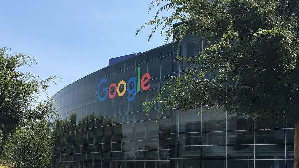 بداية نهاية هيمنة عملاق التكنولوجيا.. القضاء الأمريكي يدين جوجل باحتكار سوق الإعلانات الرقمية بداية نهاية هيمنة عملاق التكنولوجيا.. القضاء الأمريكي يدين جوجل باحتكار سوق الإعلانات الرقمية