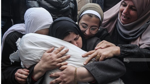 القصف الإسرائيلي على خان يونس وغزة يسفر عن استشهاد وإصابة عدد من الفلسطينيين