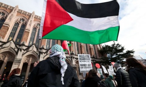 “لم تعد بلد حريات”.. محام أمريكي يروي تفاصيل اعتقاله لدفاعه عن مؤيد لفلسطين