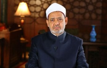 شيخ الأزهر يهنِّئ البابا تواضروس والإخوة المسيحيين بمناسبة عيد القيامة