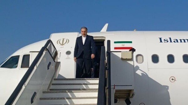وزير الخارجية الإيراني يصل روما لاستكمال المفاوضات مع الولايات المتحدة وزير الخارجية الإيراني يصل روما لاستكمال المفاوضات مع الولايات المتحدة