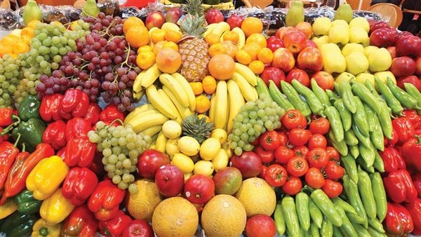 أسعار الخضراوات والفاكهة بسوق العبور اليوم.. الطماطم بـ7 جنيهات