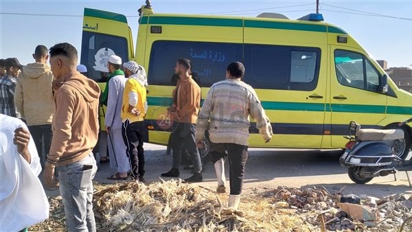 إصابة 24 شخصًا في تصادم سيارتين بالمنيا