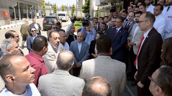 رئيس الوزراء يتفقد مصانع المصرية السويسرية للمكرونة والطحن والمركزات بالعاشر من رمضان