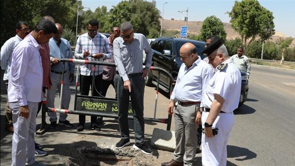 محافظ أسوان يتفقد الطريق البديل للسادات.. وفرض غرامات مالية تصل لـ5 آلاف جنيه محافظ أسوان يتفقد الطريق البديل للسادات.. وفرض غرامات مالية تصل لـ5 آلاف جنيه