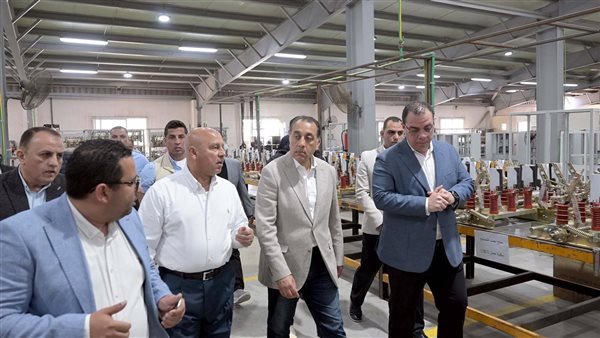 رئيس مجلس الوزراء يتفقد مصانع شركة طيبة للصناعات المتطورة بالعاشر من رمضان رئيس مجلس الوزراء يتفقد مصانع شركة طيبة للصناعات المتطورة بالعاشر من رمضان