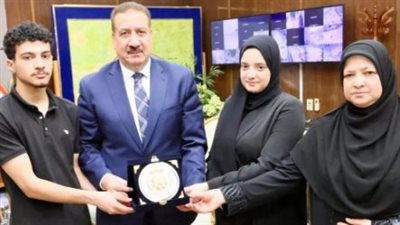 تقديرا لإخلاصه.. محافظ المنوفية يكرم أسرة مدير إدارة الباجور التعليمية المتوفي خلال زيارة وزير التعليم تقديرا لإخلاصه.. محافظ المنوفية يكرم أسرة مدير إدارة الباجور التعليمية المتوفي خلال زيارة وزير التعليم