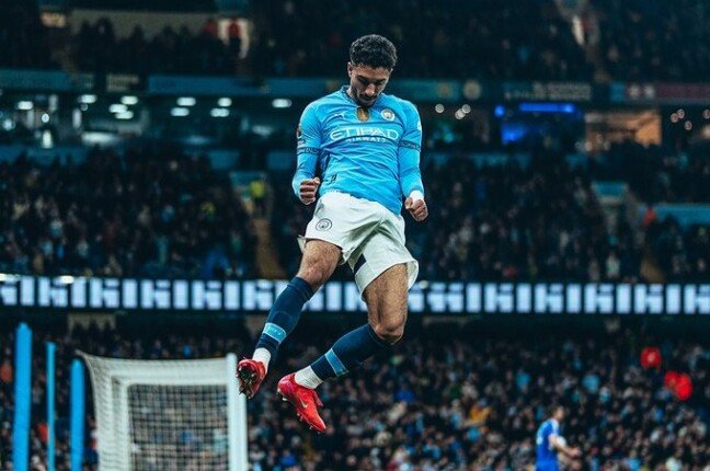 عمر مرموش يقود تشكيل مانشستر سيتي ضد إيفرتون في الدوري الإنجليزي