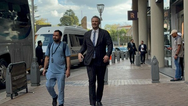 بعثة بيراميدز تغادر فندق الإقامة وتتوجه لملعب المباراة لمواجهة أورلاندو