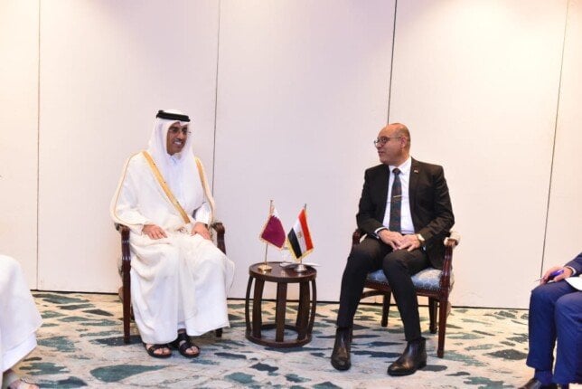وزير العمل يُناقش مع نظيره القطري ملفات تنقل الأيدي العاملة و«الربط الإلكتروني» وزير العمل يُناقش مع نظيره القطري ملفات تنقل الأيدي العاملة و«الربط الإلكتروني»