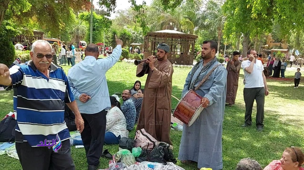 هل شم النسيم إجازة رسمية للقطاع الخاص؟ وزير العمل يحسم الجدل