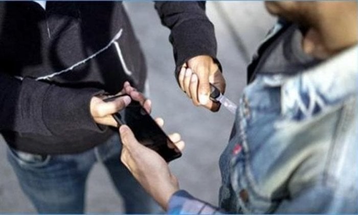 القبض على المتهمين بسرقة المواطنين تحت تهديد السلاح في المقطم