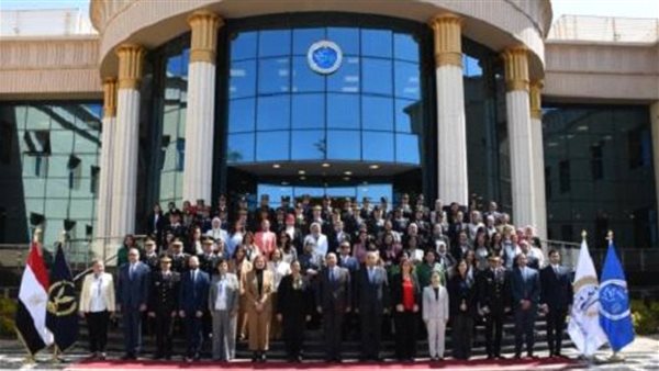 أكاديمية الشرطة تنظم ندوة بعنوان "دور المرأة في حفظ السلام" أكاديمية الشرطة تنظم ندوة بعنوان "دور المرأة في حفظ السلام"