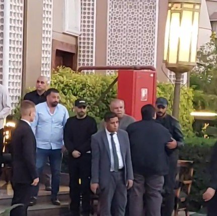 فتوح أحمد وعلاء مرسي أول الحاضرين.. بدء عزاء الفنان سليمان عيد بـ مسجد الشرطة | صور