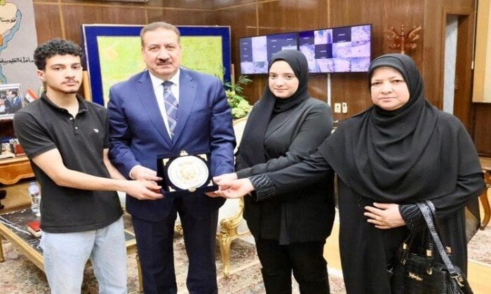 محافظ المنوفية يكرم أسرة مدير إدارة الباجور التعليمية الراحل