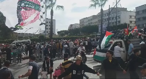 نُقباء ومُحامون مغاربة يراسلون رئيس الحكومة: لا لتحويل موانئ المغرب إلى معابر لسلاح الإبادة الصهيونية نُقباء ومُحامون مغاربة يراسلون رئيس الحكومة: لا لتحويل موانئ المغرب إلى معابر لسلاح الإبادة الصهيونية