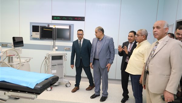 رئيس جامعة كفر الشيخ يفتتح وحدة الاشعة التداخلية بمستشفي كفر الشيخ الجامعي