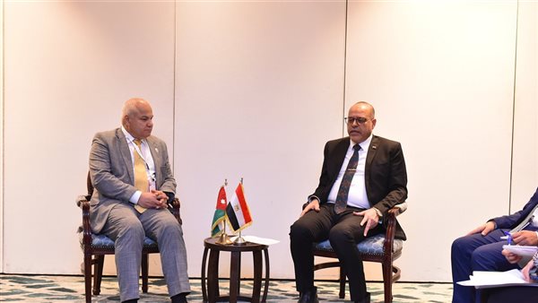 وزير العمل بحث مع نظيره الأردني توفير فرص عمل جديدة في سوق "المملكة"
