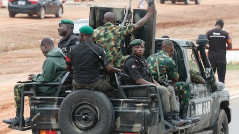 مقتل 20 شخصا في هجوم مسلح جنوبي نيجيريا مقتل 20 شخصا في هجوم مسلح جنوبي نيجيريا