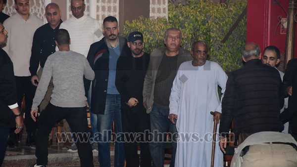 محمد سامي ومي عمر وإلهام شاهين.. توافد النجوم على عزاء سليمان عيد بمسجد الشرطة محمد سامي ومي عمر وإلهام شاهين.. توافد النجوم على عزاء سليمان عيد بمسجد الشرطة