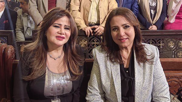 أعضاء مجلسي الشعب والشيوخ يشاركون في صلاة عيد القيامة لتهنئة البابا تواضروس