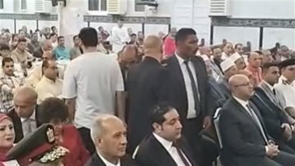 محافظ المنيا يشارك الأقباط احتفالهم بعيد القيامة المجيد | بث مباشر