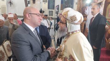 محافظ بني سويف يشهد مراسم قداس عيد القيامة بمطرانية ببا