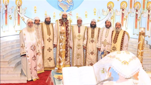 صور| الأقباط يؤدون صلوات وقداس عيد القيامة بكاتدرائية دير الأنبا متاؤس الفاخوري بإسنا صور| الأقباط يؤدون صلوات وقداس عيد القيامة بكاتدرائية دير الأنبا متاؤس الفاخوري بإسنا