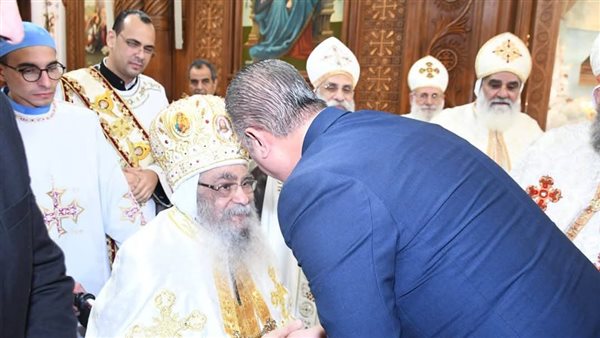 محافظ الفيوم يزور الكنائس لتهنئة الإخوة الأقباط بعيد القيامة المجيد.. صور محافظ الفيوم يزور الكنائس لتهنئة الإخوة الأقباط بعيد القيامة المجيد.. صور