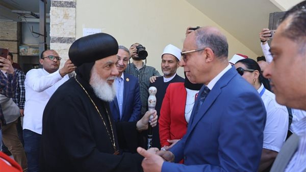 محافظ المنيا يهنئ الأخوة الأقباط بعيد القيامة المجيد محافظ المنيا يهنئ الأخوة الأقباط بعيد القيامة المجيد