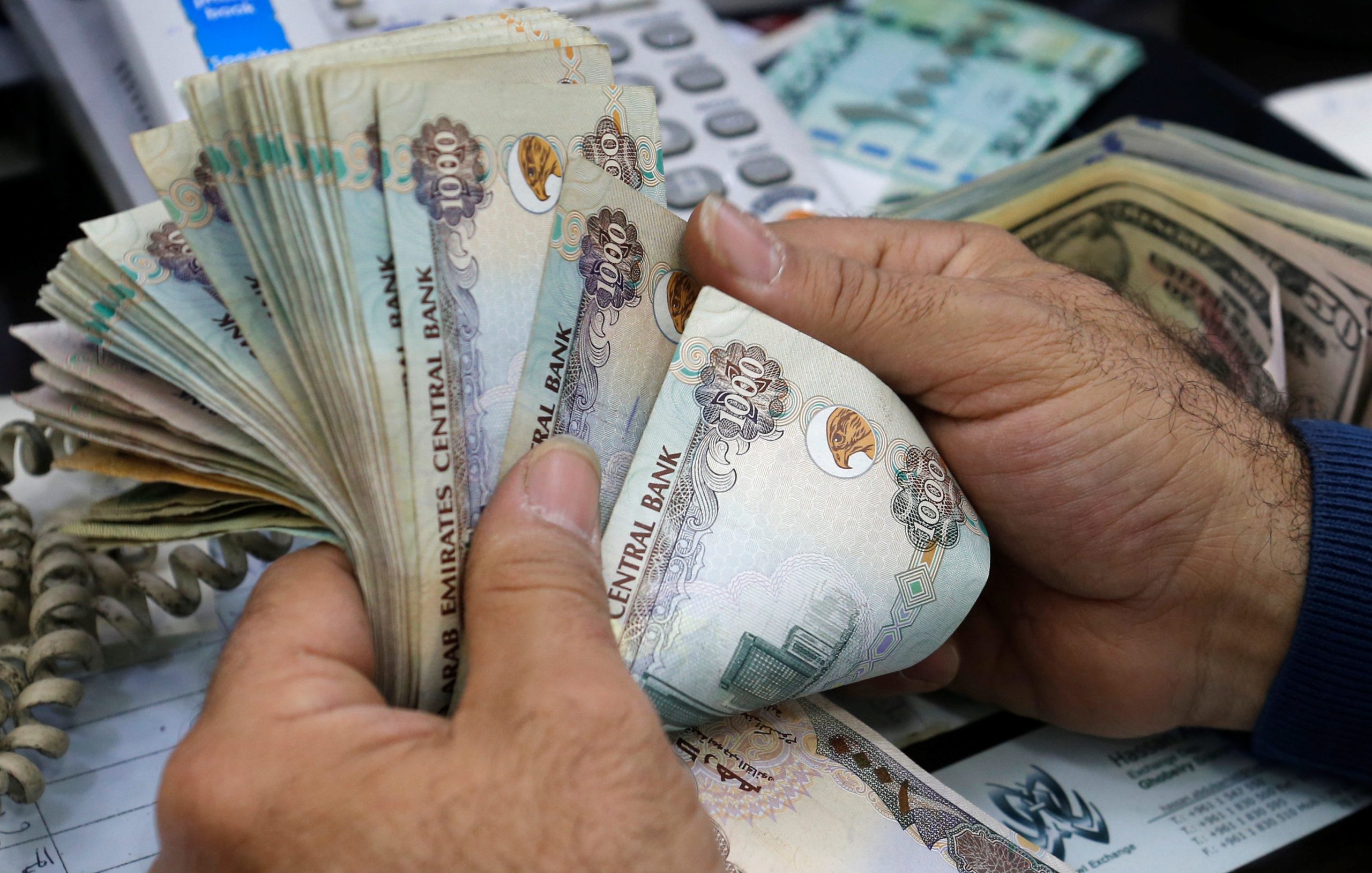 يقترب من 14 جنيهًا.. سعر الدرهم الإماراتي مقابل الجنيه المصري اليوم الأحد 20 أبريل