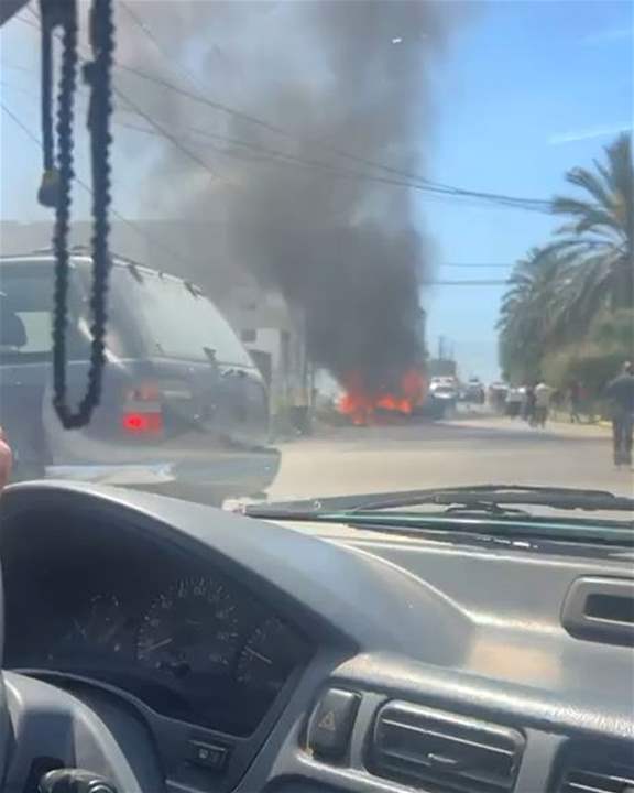 مشاهد للسيارة المستهدفة في بلدة بريقع