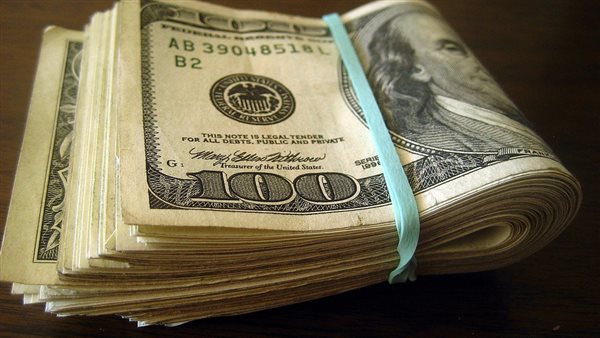 سعر الدولار اليوم الأحد في البنوك والسوق السوداء 20 – 4 – 2025