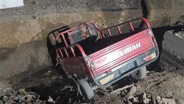 مصرع مواطن وإصابة 2 آخرين في حادث إنقلاب تروسيكل بالفيوم