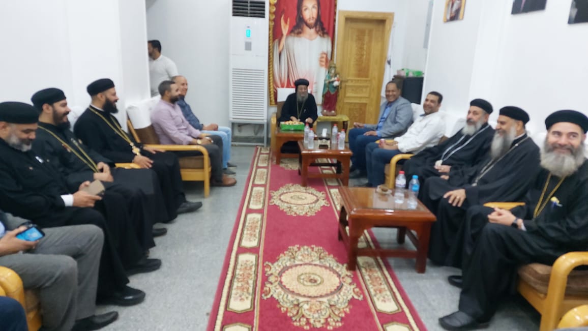 رئيس إسنا يهنئ الأقباط (2)