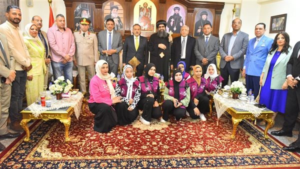 محافظ أسيوط يزور كاتدرائية رئيس الملائكة ومطرانية الأقباط الكاثوليك