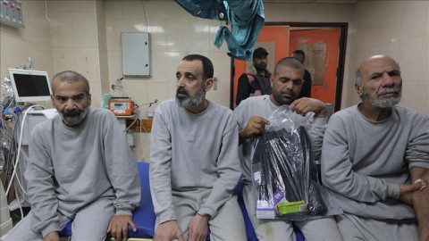 الجيش الإسرائيلي يفرج عن 10 أسرى فلسطينيين من غزة