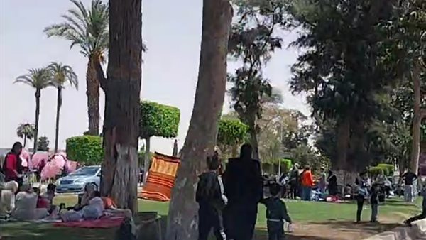 حدائق الإسماعيلية كاملة العدد في شم النسيم