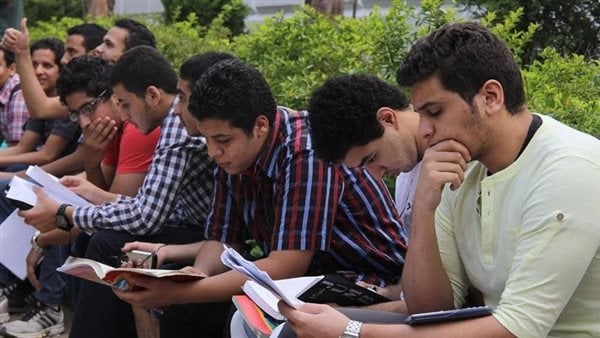 حقيقة رفض الأعلى للجامعات طلب التعليم بشأن عقد امتحانات الثانوية العامة داخل الكليات| خاص