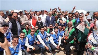 محافظ دمياط يجرى جولة ميدانية بمدينة رأس البر خلال يوم شم النسيم
