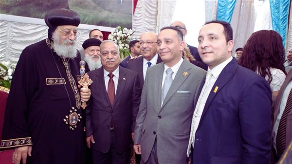 البابا تواضروس يستقبل وفدًا من الحزب المصري الديمقراطي للتهنئة بعيد القيامة