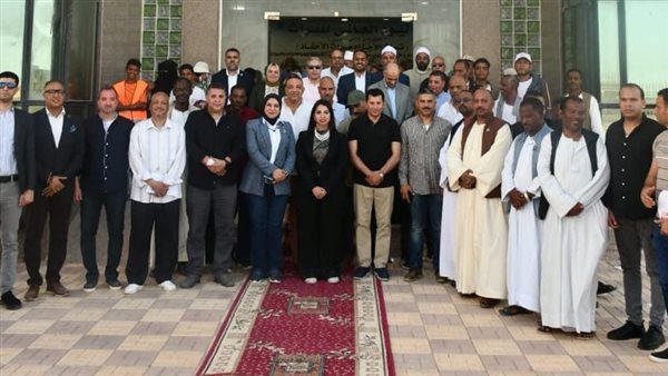 وزير الرياضة في لقاء حواري مفتوح مع شباب شلاتين