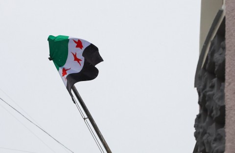 الخارجية السورية تدعو الدبلوماسيين المنشقين عن النظام السابق إلى “لمّ الشمل”