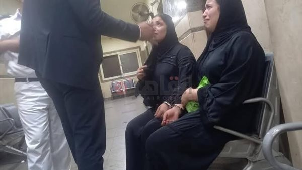 إخلاء سبيل الفتاتين صاحبتي فيديو الرقص داخل عربات مترو الأنفاق بكفالة 2000 جنيه