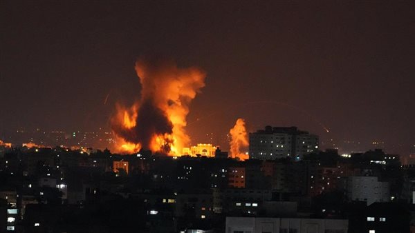 الاحتلال يشن حملات اعتقال بالضفة الغربية.. وغارات عنيفة في غزة