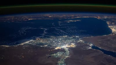 «مصر منورة بأهلها».. السفارة الأميركية تنشر صور من الفضاء تتغزل في جمال مصر