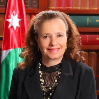 كريستين حنا نصر: نجاح العدالة والتنمية مرتبط بنجاح نظام اللامركزية الإدارية للدولة كريستين حنا نصر: نجاح العدالة والتنمية مرتبط بنجاح نظام اللامركزية الإدارية للدولة