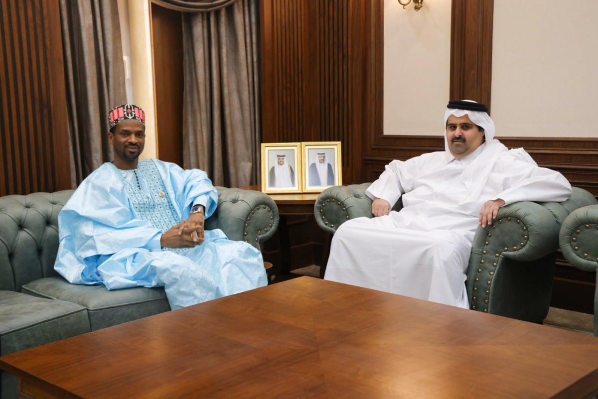القائم بمهام الرئيس التنفيذي للمؤسسة القطرية للإعلام يجتمع مع السفير الغيني القائم بمهام الرئيس التنفيذي للمؤسسة القطرية للإعلام يجتمع مع السفير الغيني