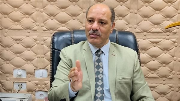 أصيب بدوار مفاجئ.. مدير تعليم الإسكندرية يكشف كواليس سقوط طالبة من طابق بإحدى المدارس