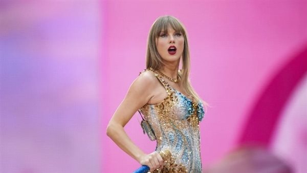 تايلور سويفت ولامار وسيمون بايلز أبرز الفائزين بجوائز ويبي
